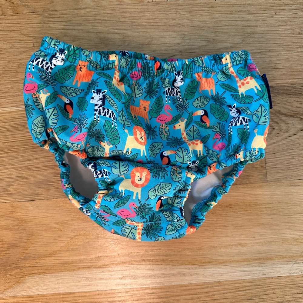 jojo maman bebe swim diaper 6-2 months.